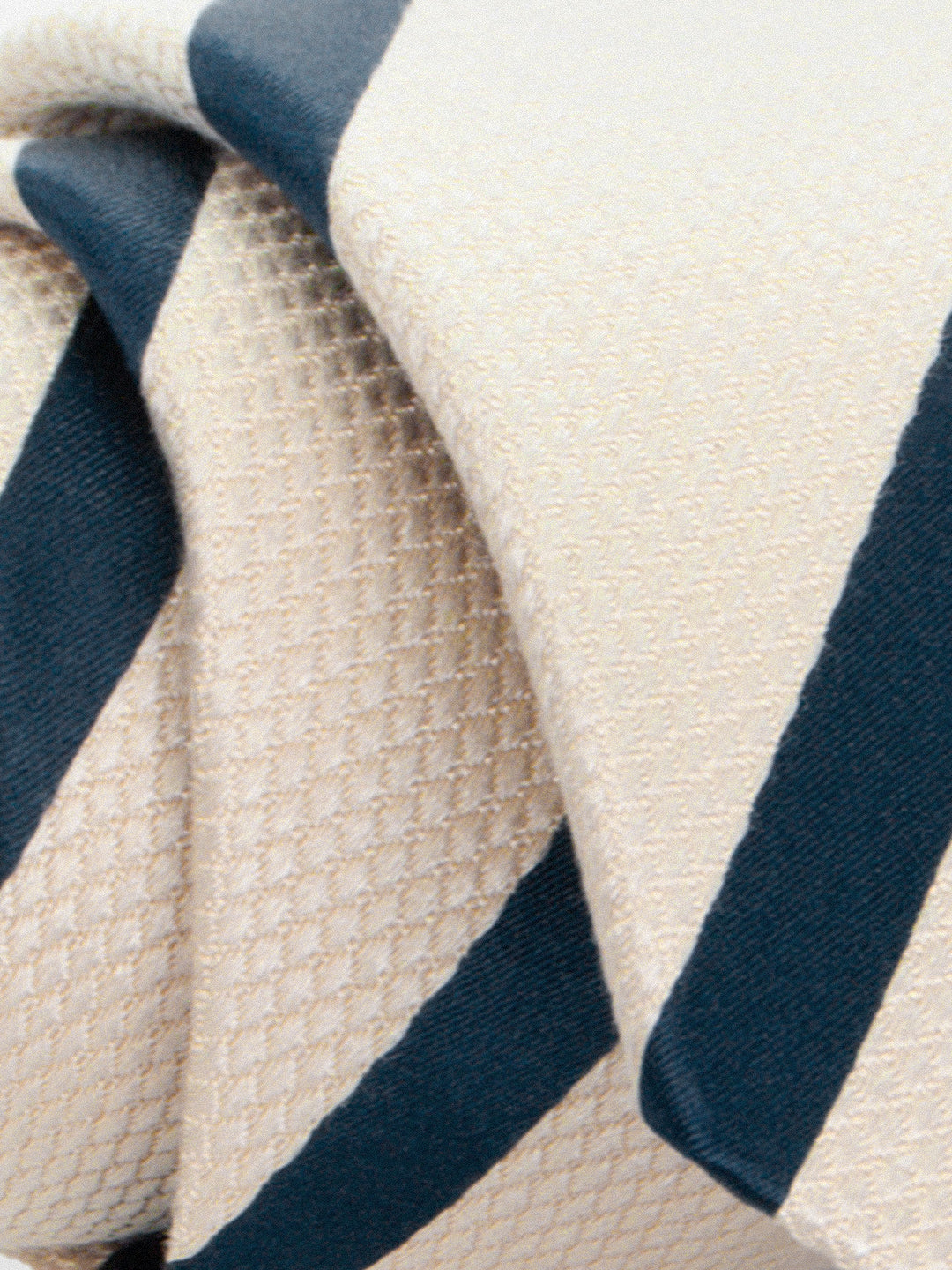 Cravatta in Seta e Cotone Trama Regimental - color Beige e Blu image 1
